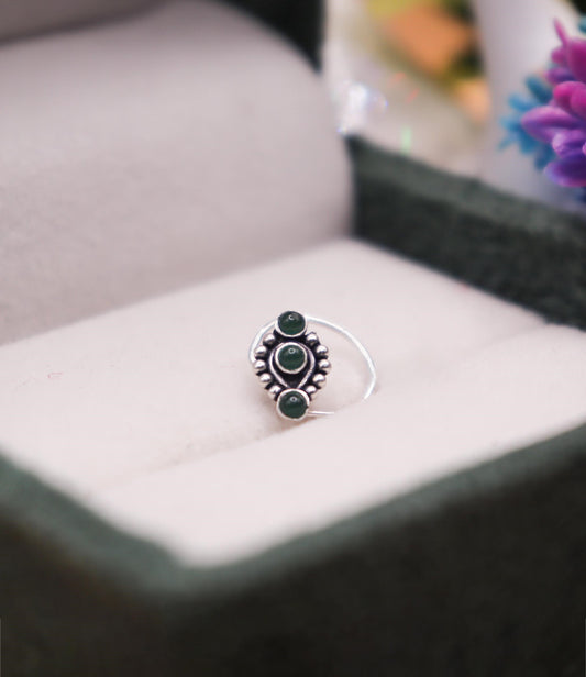 Leaf Glow Silver Nose Pin