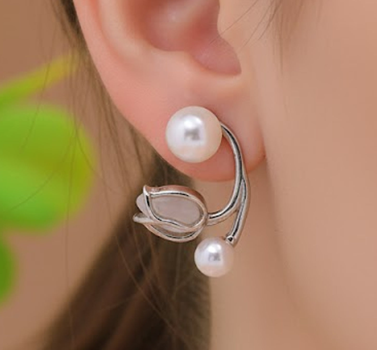 Floral Pearl Vine Earrings – Elegant Silver Finish Design