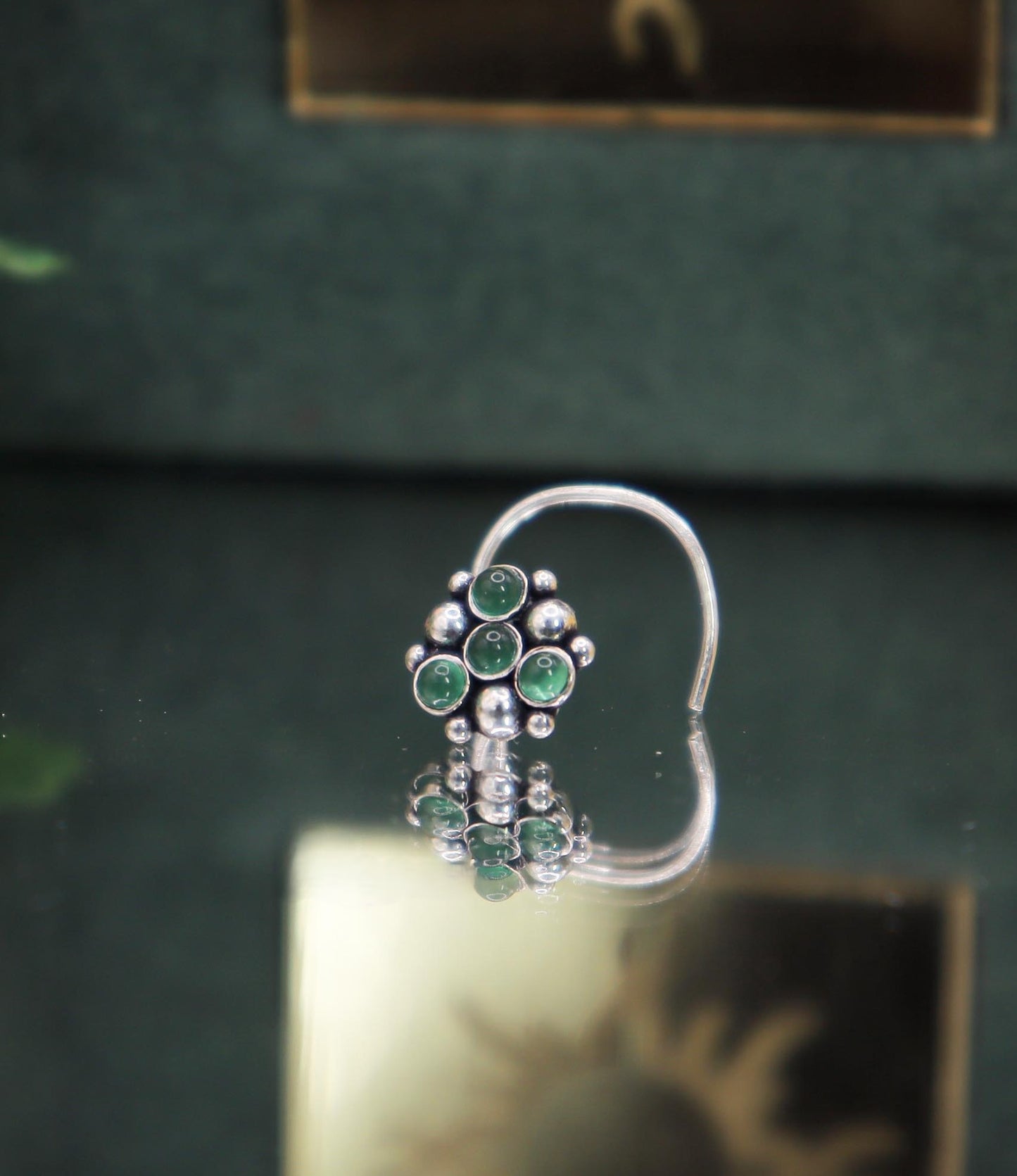 Emerald Bloom Silver Nose Pin