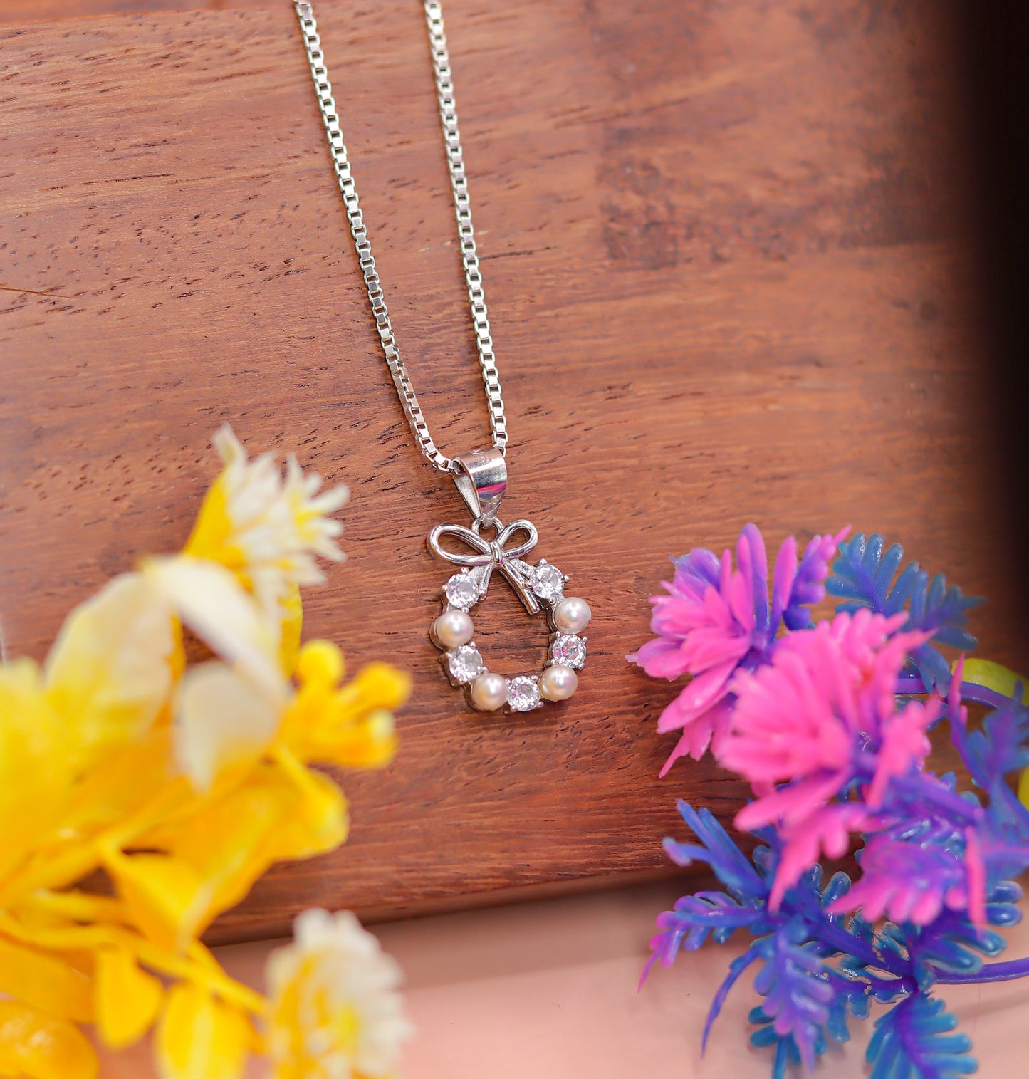 Elegant Bow Circle Pendant in 925 Sterling Silver