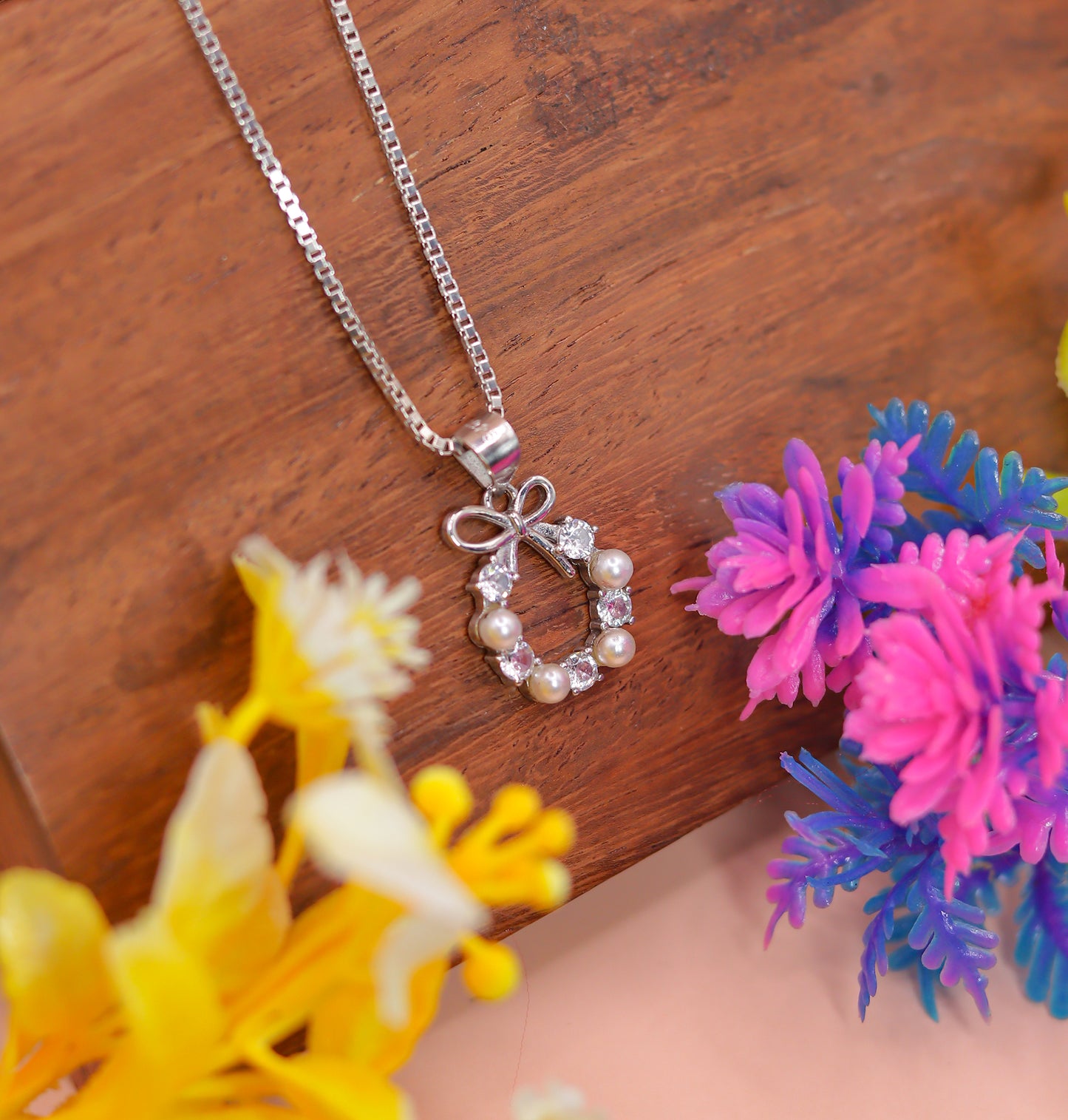 Elegant Bow Circle Pendant in 925 Sterling Silver