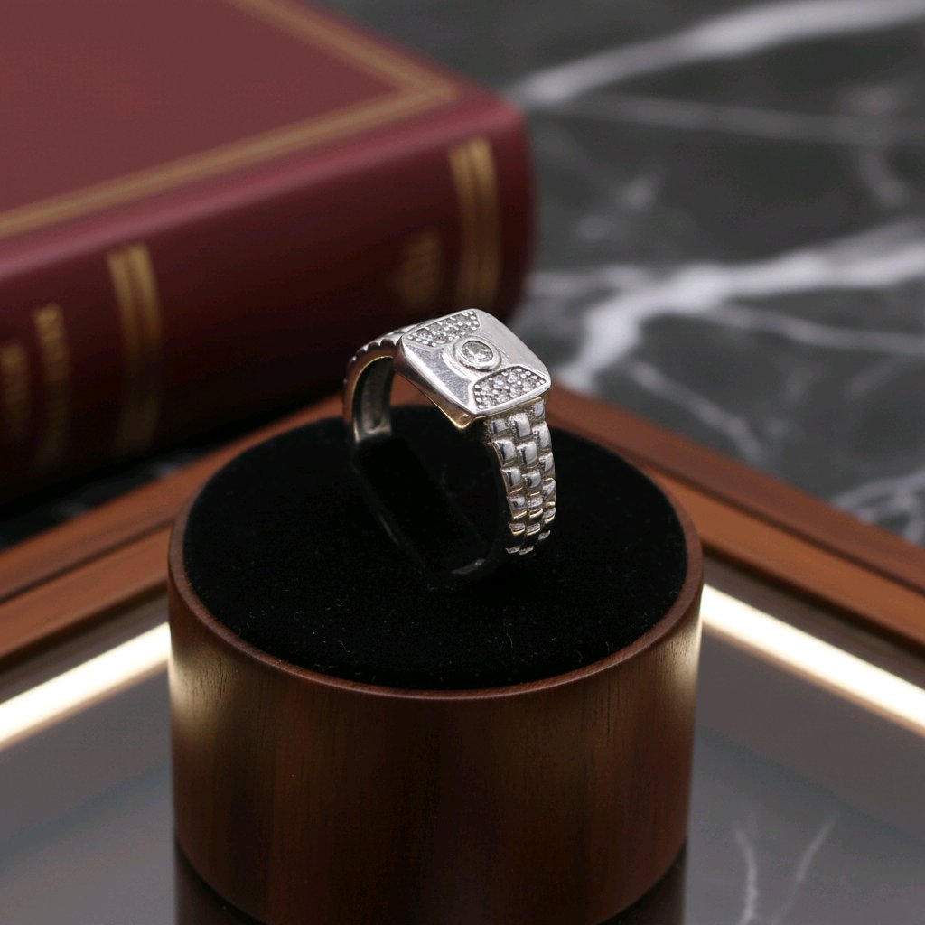 Bold Chain-Detail Silver Statement Ring