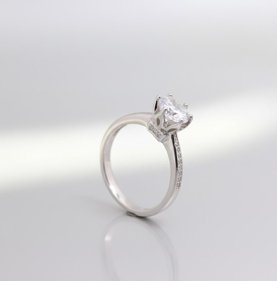 Aurora Grace – 925 Sterling Silver Solitaire Ring