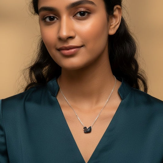 Elegant Black Swan 925 Silver Pendant Chain