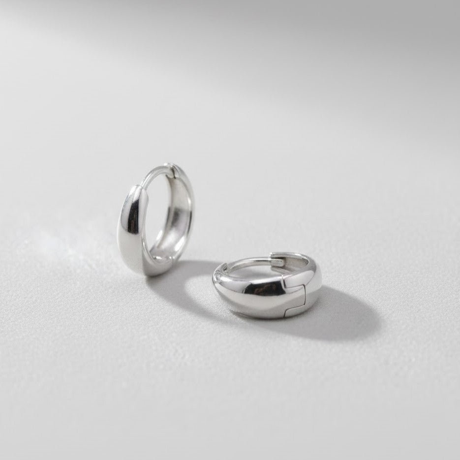 Classic Silver Hoop Earrings – Minimal Style