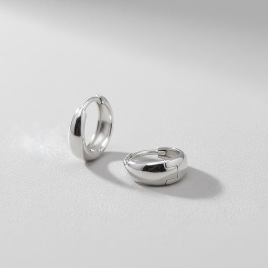 Classic Silver Hoop Earrings – Minimal Style