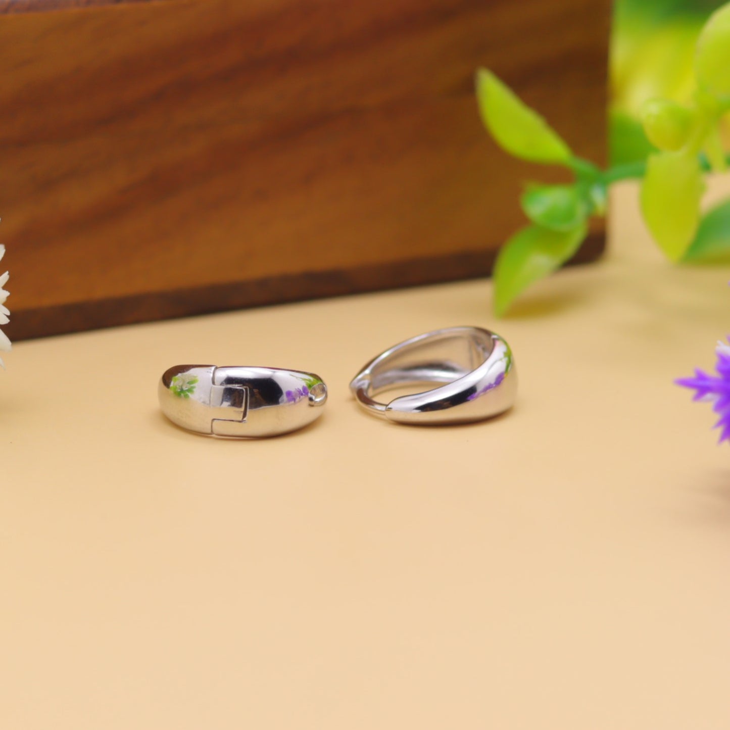 Classic Silver Hoop Earrings – Minimal Style